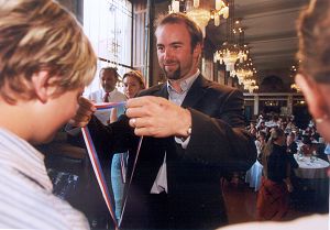 Hlavní aktéři šesti oceněných činů převzali diplom a medaili na slavnostním vyhlášení a udělení EPIC – Ceny za odvahu 29. června 2004 v Obecním domě v Praze.